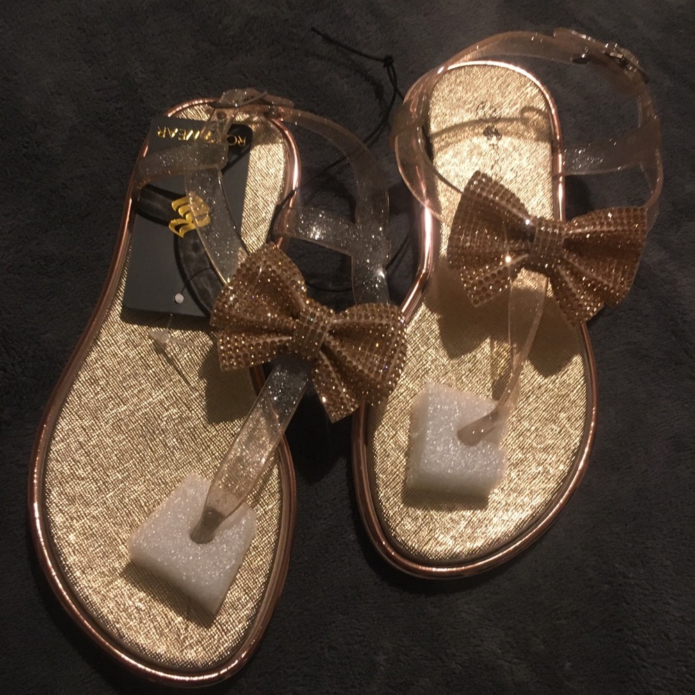 Rocawear. Gold and Clear Bow Sandals. Girls NWT